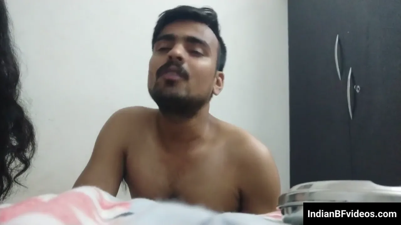 नशे में नंगी लड़की समझदारी की बातें करती हुई बेडरूम सेक्स MMS हिंदी बीएफ