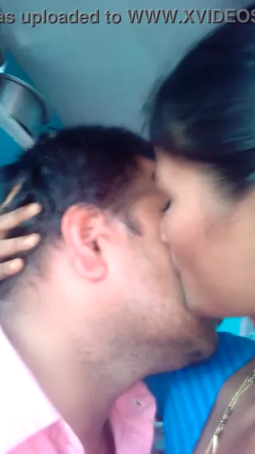 सेक्सी पड़ोसन भाभी के साथ सुभाष ने चुम्मा चाटी करके देसी चूत चुदाई की हिंदी बीएफ वीडियो — screenshot 5