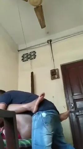 मालिक के बेटे ने मच्योर कामवाली आंटी को किचन में चोदकर चूत भरी देसी बीएफ वीडियो — screenshot 4