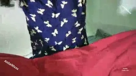 जीजा के मोटे लंड पर बैठकर जोरदार चुदाई करती साली का देसी सेक्स हिंदी बीएफ वीडियो — screenshot 2