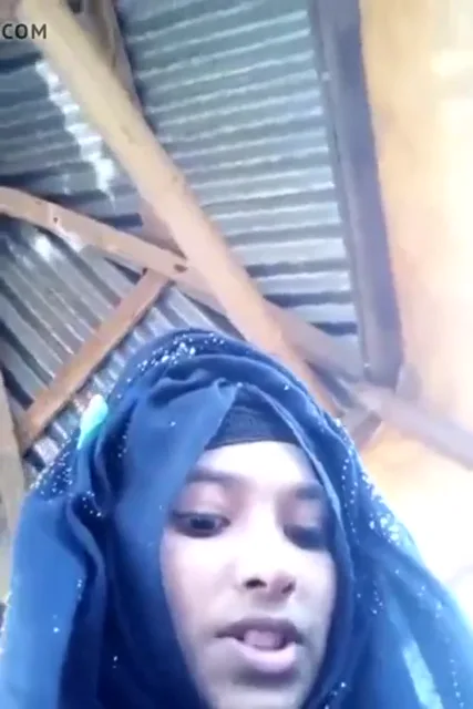 पाकिस्तानी हिजाबी लड़की ने खड़े खड़े अपनी चूत में लंड लिया देसी एमएमएस — screenshot 6