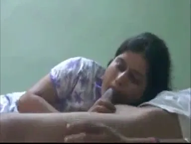 पड़ोसन आंटी ने लंड चूसने की स्किल दिखाकर चूत चुदवाई — screenshot 7