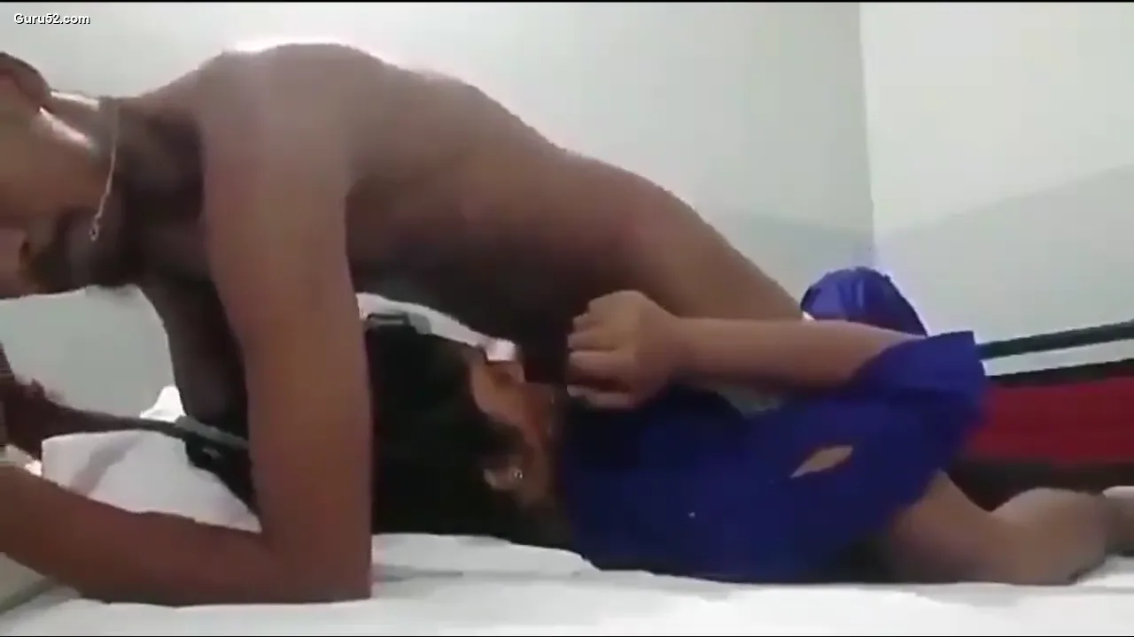 देसी गर्लफ्रेंड का सर दबाकर मुंह में लंड घुसाकर जोरदार चुदाई करता बॉयफ्रेंड हिंदी बीएफ वीडियो