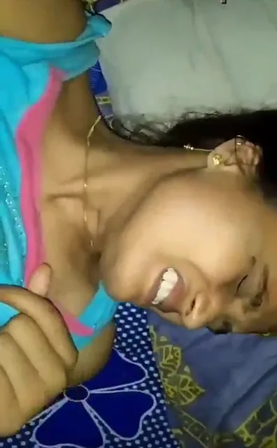 सेक्सी मराठी लड़की की कुंवारी चूत की देसी चुदाई वीडियो — screenshot 3
