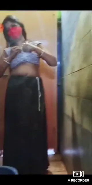 बाथरूम में भाभी की हेरी चूत चाटकर नंगा बीएफ बनाता देसी चुदाई वीडियो — screenshot 5