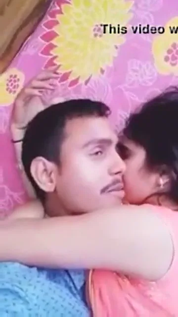 खूबसूरत कजिन सिस्टर के मुलायम बूब्स चूसता भाई देसी सेक्स वीडियो — screenshot 3