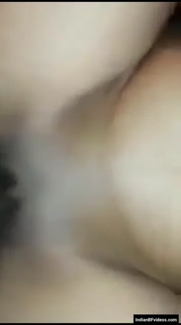 पाकिस्तानी मुस्लिम गोरी लड़की की गोरी चूत की जबरदस्त चुदाई वीडियो — screenshot 2