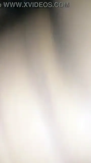 पहली बार चुदाई का दर्द सहती गर्लफ्रेंड की चूत फाड़ी देसी सेक्स क्लिप — screenshot 7