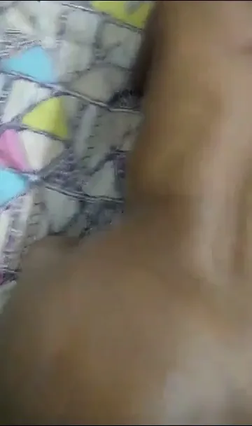 देहाती गांव की लड़की ने डॉगी स्टाइल में लंड लेकर चूत चुदाई की मस्त क्लिप — screenshot 2