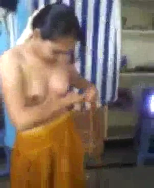 सुपर हॉट नंगी आंध्रा लड़की की चूत और गांड दिखाती देसी MMS वीडियो — screenshot 8