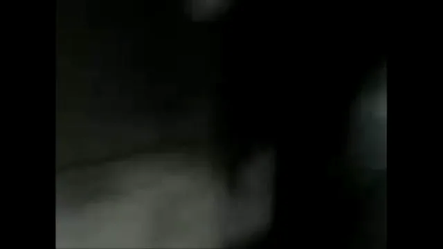 साड़ी वाली बीवी की पैंटी उतारकर चूत में लंड घुसाकर चुदाई वीडियो — screenshot 3