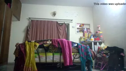 मोटी गांड वाली भाभी ने अपना बड़ा पिछवाड़ा दिखाते हुए देहाती चुदाई करवाई