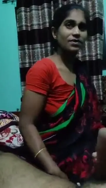 बांग्ला कामवाली ने सेठ के खड़े लंड को हाथों से हिलाकर माल निकाला हिंदी वीडियो — screenshot 7
