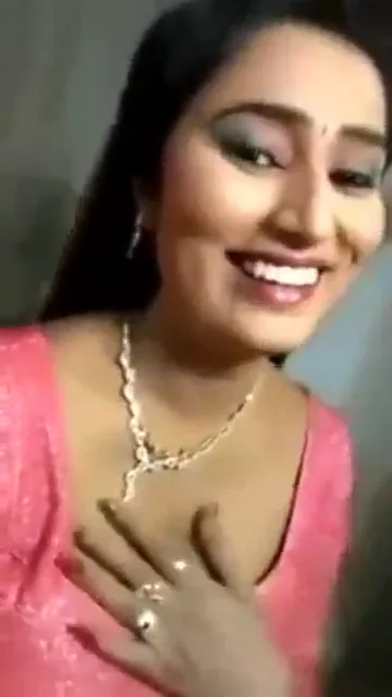 देसी रंडी स्वाति अपने बड़े कड़क बूब्स दिखाती हुई चुदाई वीडियो — screenshot 1