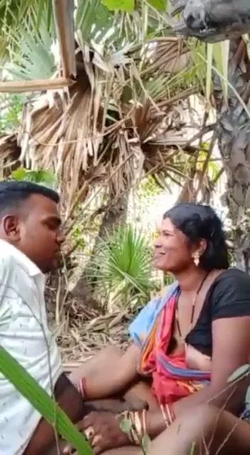 देवर ने देहाती भाभी को गोदी में उठाकर जबरदस्त चुदाई की देसी सेक्स वीडियो — screenshot 2