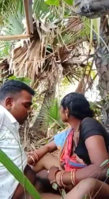 देवर ने देहाती भाभी को गोदी में उठाकर जबरदस्त चुदाई की देसी सेक्स वीडियो — screenshot 3