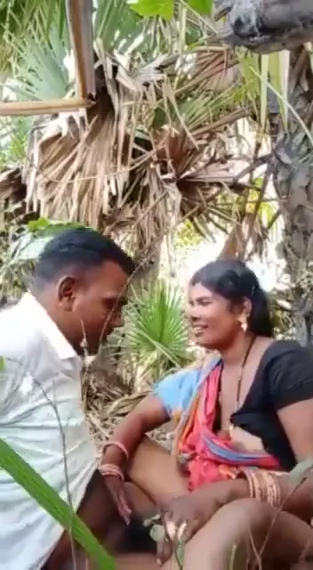 देवर ने देहाती भाभी को गोदी में उठाकर जबरदस्त चुदाई की देसी सेक्स वीडियो — screenshot 4