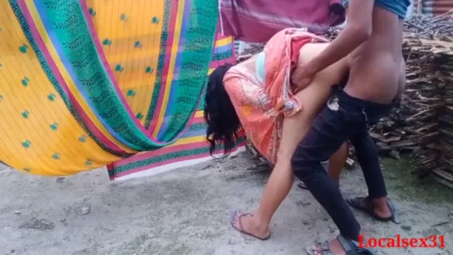 गाँव की भाभी कपड़े सूखाने आई तब देवर ने चूत चोदी देसी बीएफ वीडियो — screenshot 4