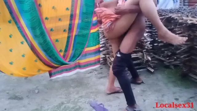 गाँव की भाभी कपड़े सूखाने आई तब देवर ने चूत चोदी देसी बीएफ वीडियो — screenshot 10