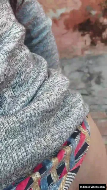 पंजाबी भाभी पडोसी लड़के को अपनी गांड दिखाती हुई वीडियो — screenshot 3