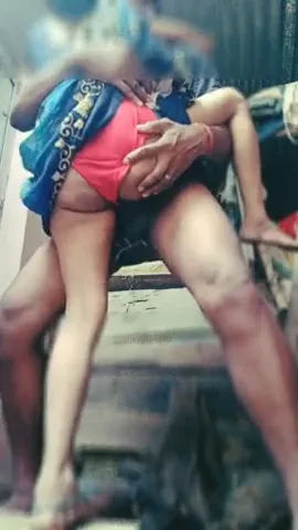 इंग्लिश शॉट पीकर देसी भाभी की गीली चूत चोदने का जोश भरा हिंदी बीएफ वीडियो — screenshot 2
