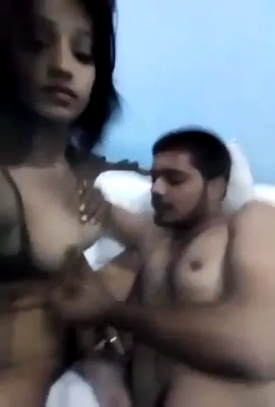 लंड हिला हिलाकर परेशान लड़की की चूत चुदाई और नंगी हरकतें bf वीडियो — screenshot 10