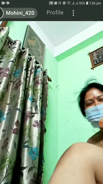 आंटी ने फैंस को दिखाया बड़ा पिछवाड़ा और बालों वाली चूत का भोसड़ा देसी MMS वीडियो — screenshot 4