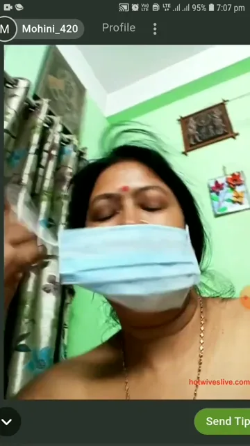 आंटी ने फैंस को दिखाया बड़ा पिछवाड़ा और बालों वाली चूत का भोसड़ा देसी MMS वीडियो — screenshot 5