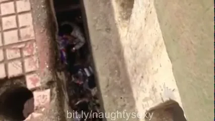 बिहारी भाभी की अंडरब्रिज में चुदाई वीडियो — screenshot 1