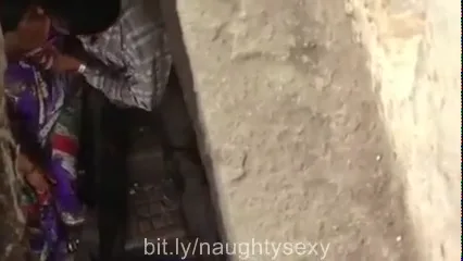 बिहारी भाभी की अंडरब्रिज में चुदाई वीडियो — screenshot 6