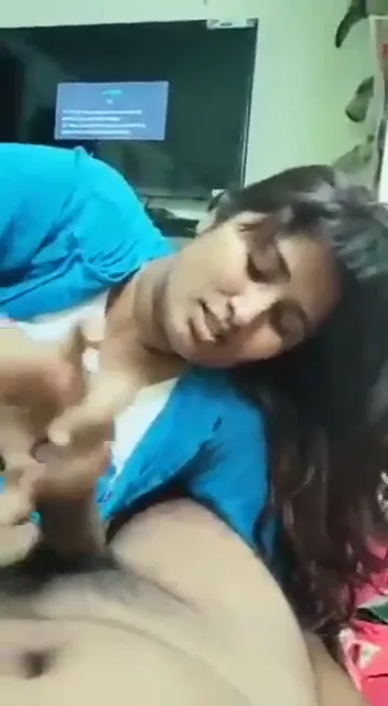 स्वाति नायडू ने सूखे हाथ से लंड टोपा घिसकर जान निकाल दी हिंदी बीएफ वीडियो — screenshot 3