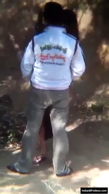 नेपाली लवर ने खड़े खड़े खुल्लम खुल्ला चूत चोदकर मजा लिया देसी सेक्स वीडियो — screenshot 4