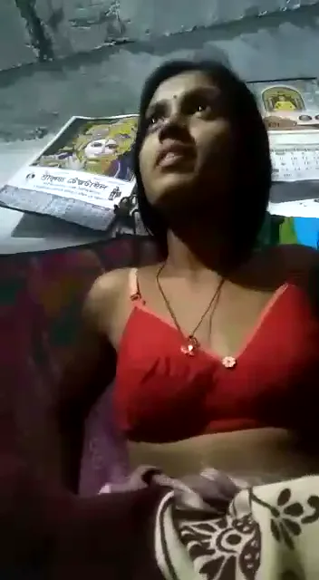 भाभी ने अपने बड़े बूब्स और चूत खोले देसी भाभी बीएफ सेक्स वीडियो — screenshot 1