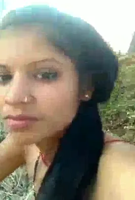 चने के खेत में देसी लड़की की चौड़ी चूत चुदाई गांव की देहाती चुदाई वीडियो — screenshot 7