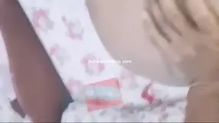 चड्डी खोलकर भाभी की मोटी गांड और चूत में लंड डालकर जोरदार चुदाई करते हुए हिंदी बीएफ वीडियो — screenshot 10
