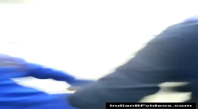 खंडहर मे चुदत्ते हुए पकडे गये देसी लवर वीडियो — screenshot 5