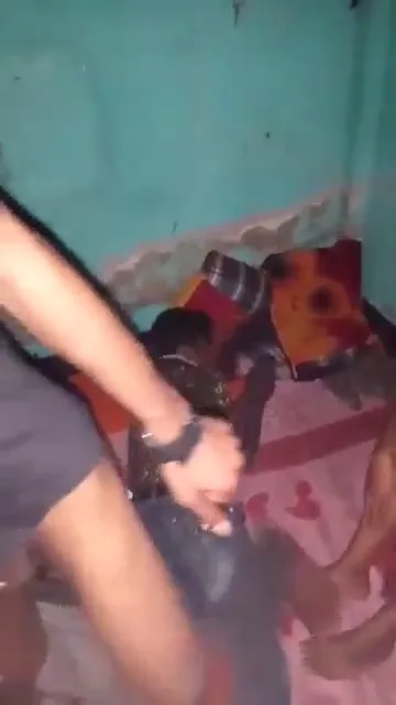 रंडी ने तीन लंड एक साथ लिए गुजराती गेंगबेंग सेक्स वीडियो — screenshot 5