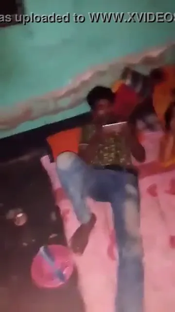 रंडी ने तीन लंड एक साथ लिए गुजराती गेंगबेंग सेक्स वीडियो — screenshot 6
