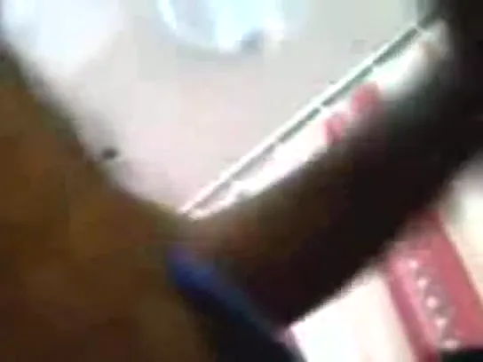 गर्लफ्रेंड के बूब्स दबाकर हैंडजॉब सेक्स वीडियो देसी बीएफ MMS चुदाई — screenshot 1