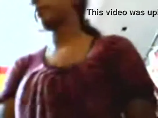 गर्लफ्रेंड के बूब्स दबाकर हैंडजॉब सेक्स वीडियो देसी बीएफ MMS चुदाई — screenshot 4