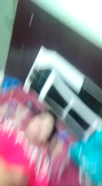 होटल में रुके देसी टूरिस्ट कपल ने की जोरदार चोदमपट्टी ब्लू फिल्म — screenshot 4