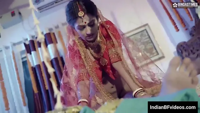 सुहागरात में दुल्हन ने उल्टे मुंह पति का लंड चूसकर देसी चुदाई की हिंदी बीएफ सेक्स वीडियो — screenshot 2