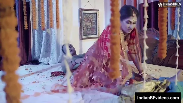 सुहागरात में दुल्हन ने उल्टे मुंह पति का लंड चूसकर देसी चुदाई की हिंदी बीएफ सेक्स वीडियो — screenshot 4