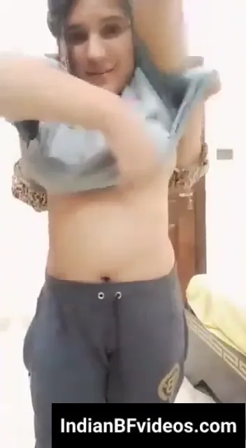 दो लेस्बियन बहनों का एक दूसरे से लेस्बियन सेक्स देसी बीएफ वीडियो — screenshot 1