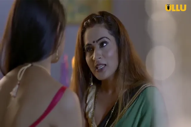 बाय सेक्सुअल बीवी के साथ पति ने दूसरी बीवी की चूत चोदी देसी थ्रीसम हिंदी बीएफ वीडियो — screenshot 1