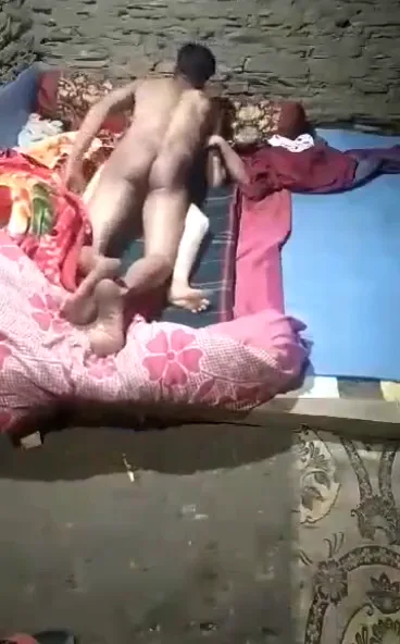 पड़ोसी लड़के ने देहाती प्रेमिका के घर जाकर फटाफट बुर चुदाई की देसी वीडियो — screenshot 5