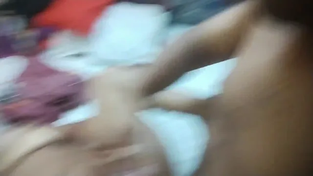 बंगाली कपल का होममेड सेक्स MMS ब्लू फिल्म देसी चुदाई वीडियो — screenshot 4