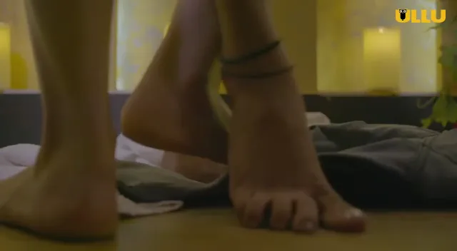 दो इंडियन लेस्बियन लड़कियों का गर्म सेक्स मसाज हिंदी बीएफ ब्लू फिल्म — screenshot 4