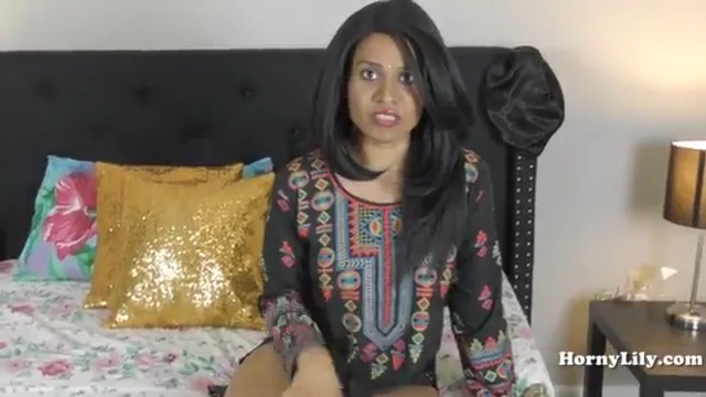 मल्लू पोर्नस्टार हॉर्नी लिली ने चूत और गांड खोलकर दिखाई देसी वीडियो — screenshot 3