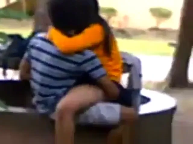 पार्क में छुपकर सेक्स करते लवर्स की गुप्त चुदाई देखें देसी MMS ब्लू फिल्म — screenshot 7